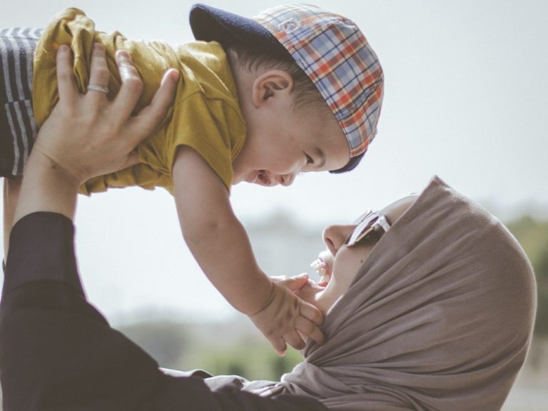 10 Puisi Tentang Ibu yang Menyentuh Hati dan Penuh Makna Bikin Baper
