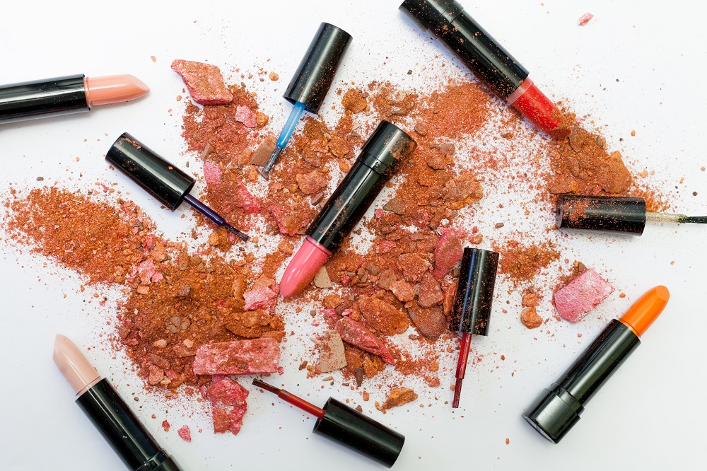 Cara Memilih Warna Lipstik yang Tepat