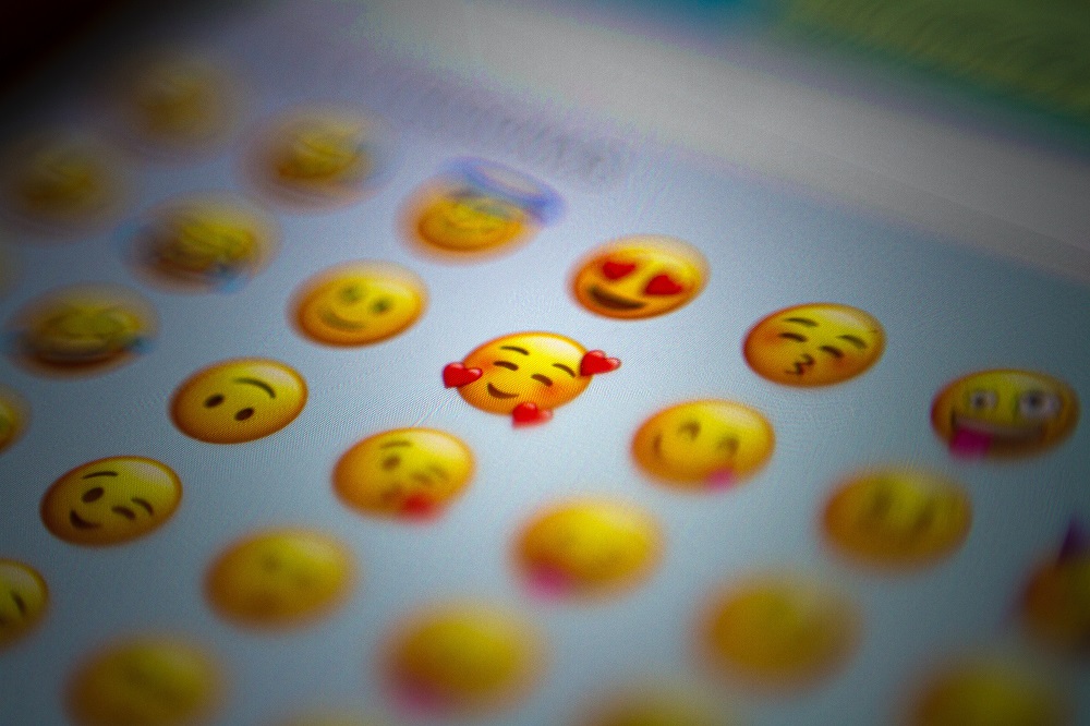 Emoji dalam Chat